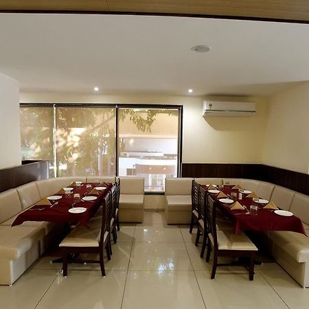 Hotel Sach Regency Ānand Exterior foto
